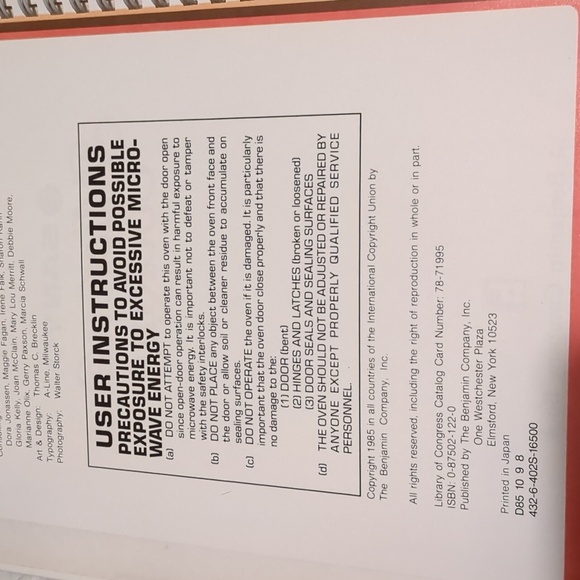 Sanyo Microwave Cooking @1985 - Picture 2 of 4